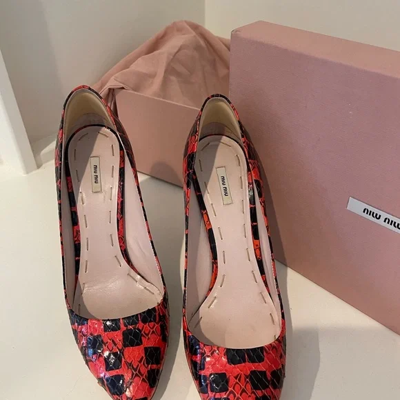 Miu Miu Bubble Gum red heels.  Size 39 (8) - Picture 2 of 3